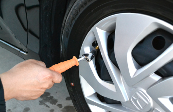 タイヤ空気入れ